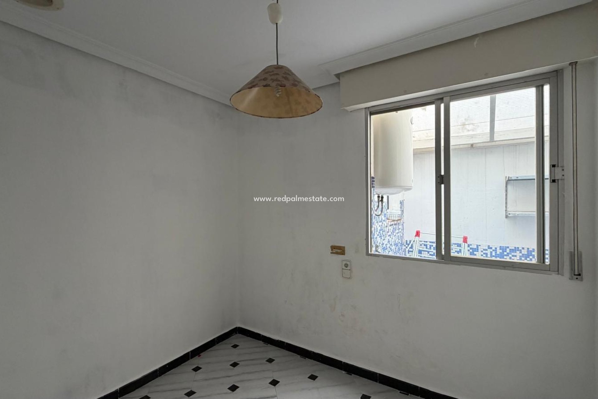 Resale - Apartment -
Torrevieja - Centro Torrevieja