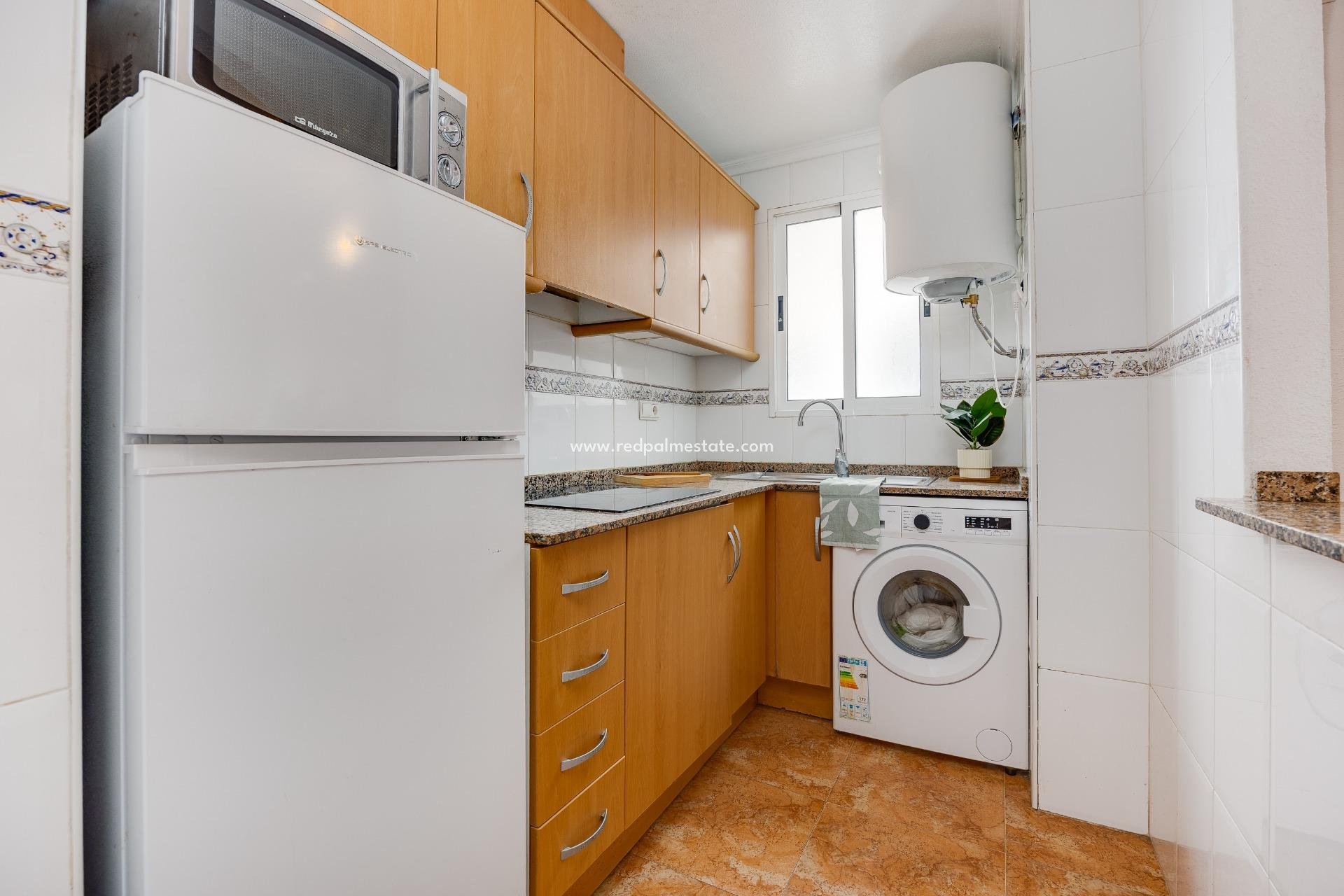 Resale - Apartment -
Torrevieja - Centro Torrevieja