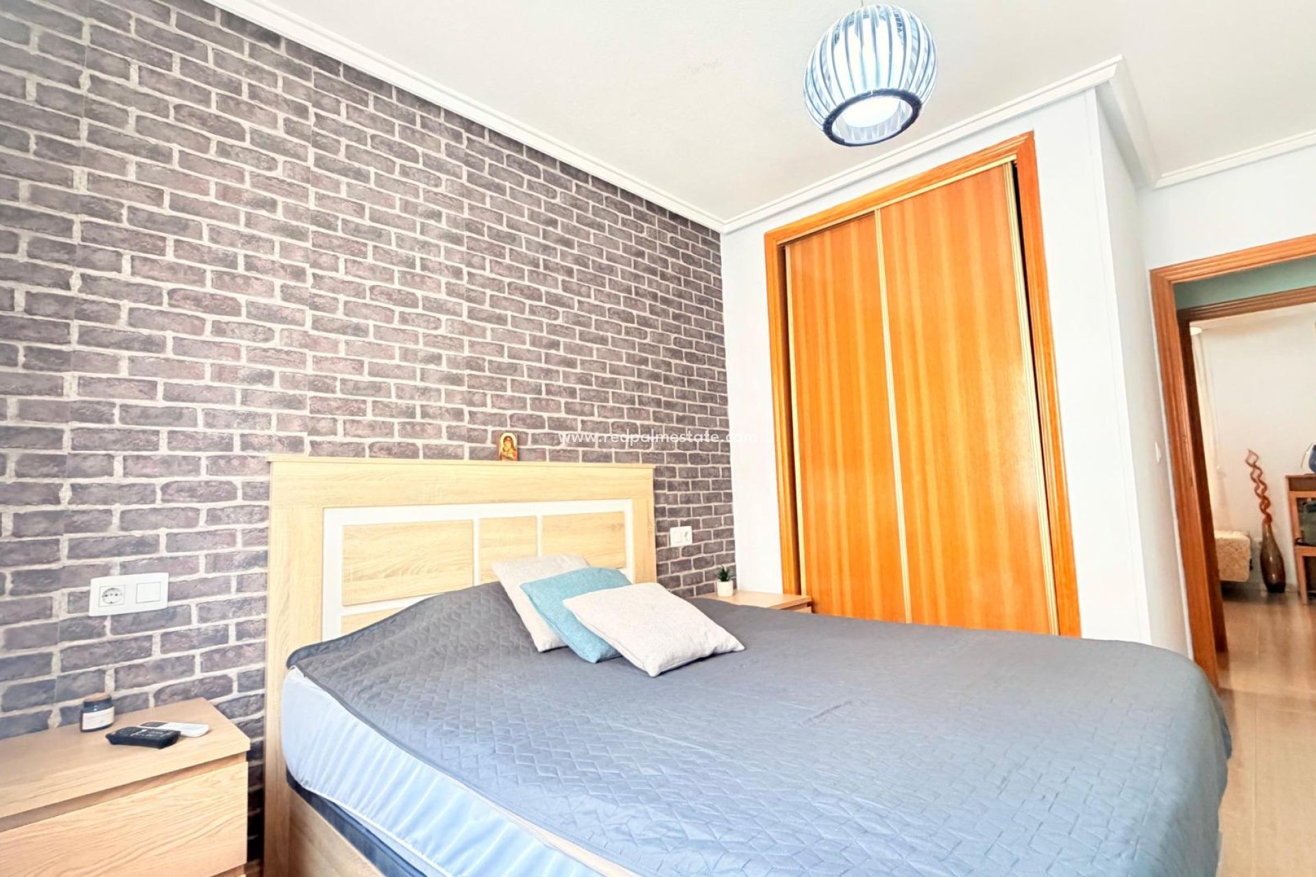 Resale - Apartment -
Torrevieja - Centro Torrevieja