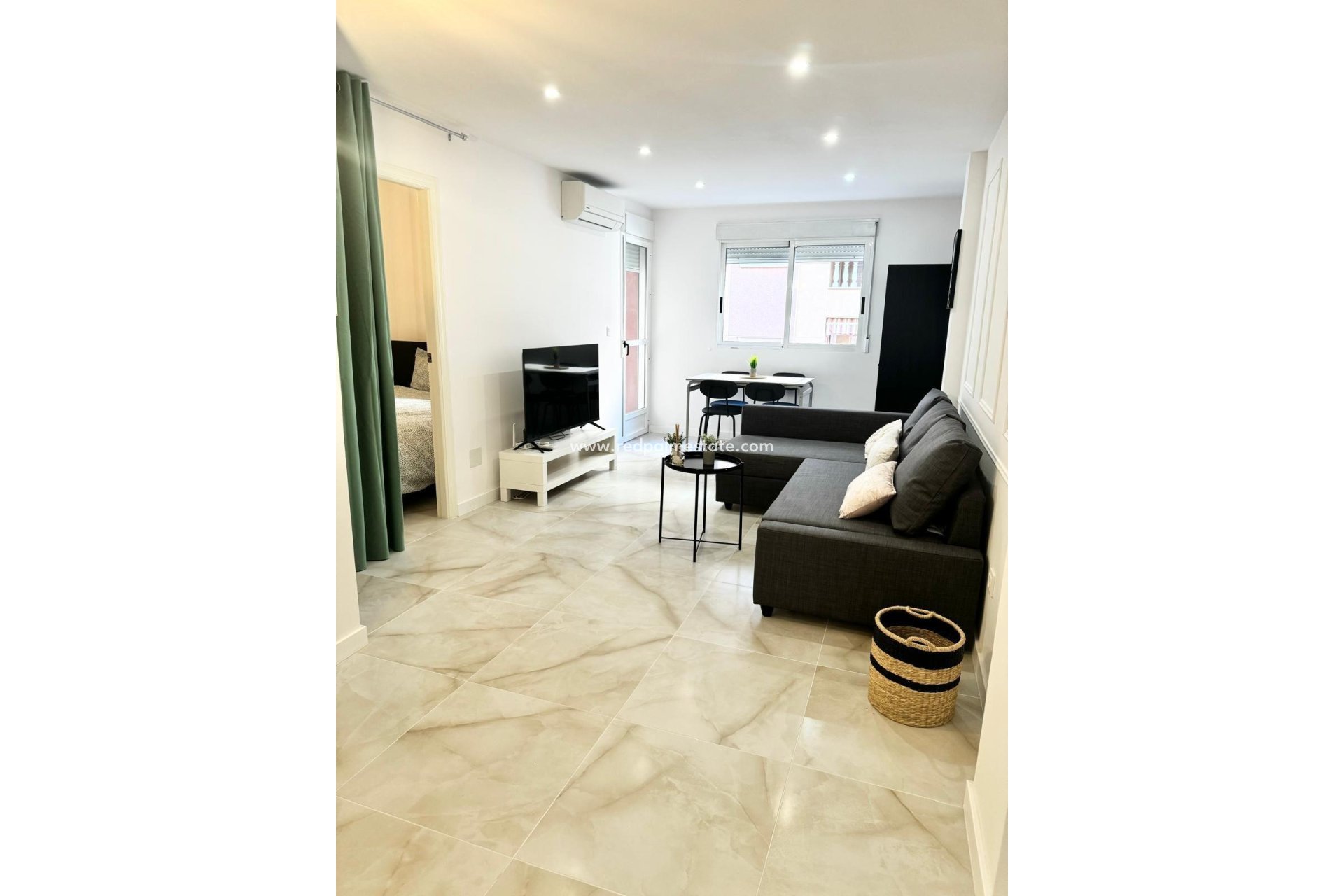 Resale - Apartment -
Torrevieja - Centro Torrevieja