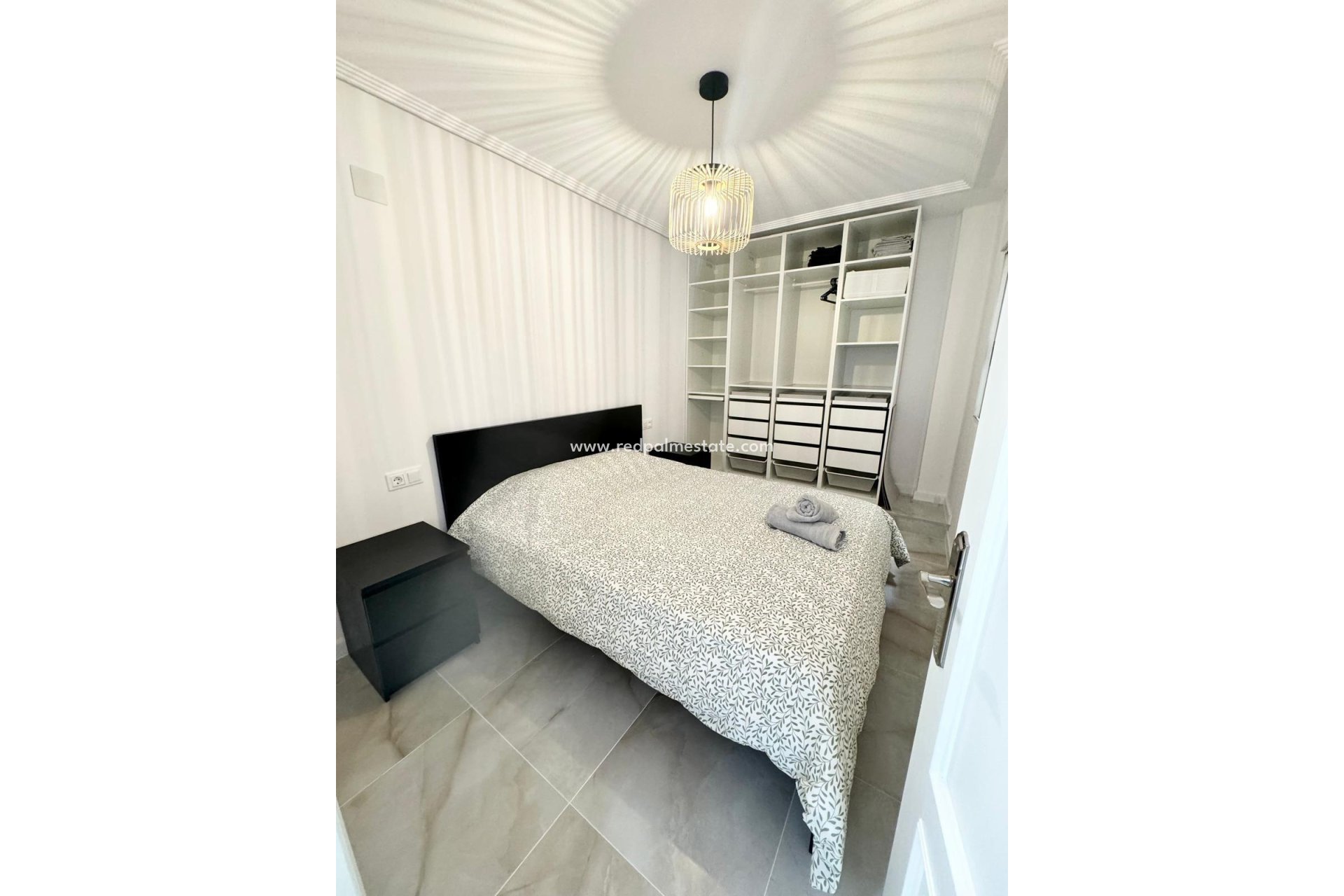Resale - Apartment -
Torrevieja - Centro Torrevieja
