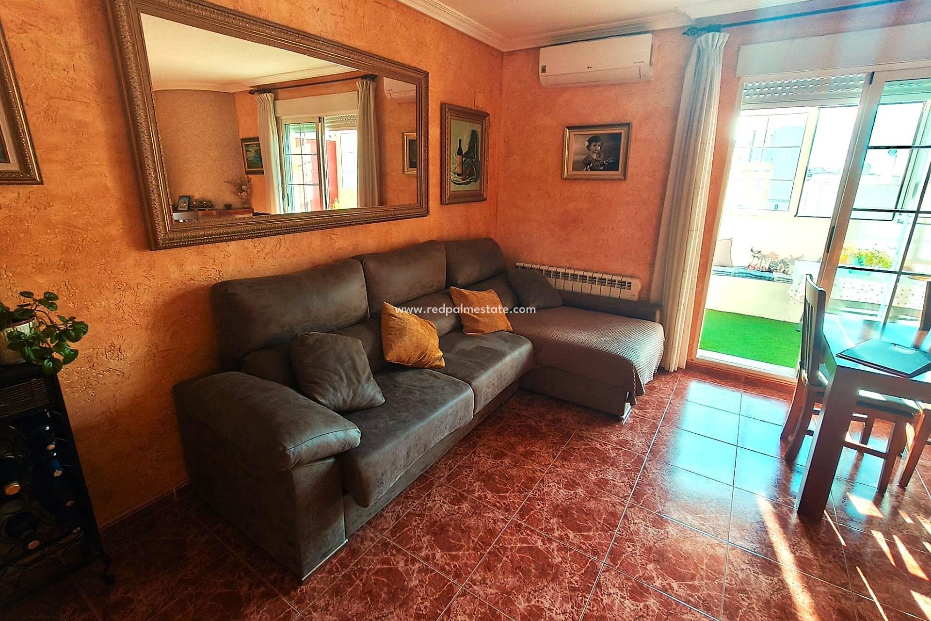 Resale - Apartment -
Torrevieja - Centro Torrevieja