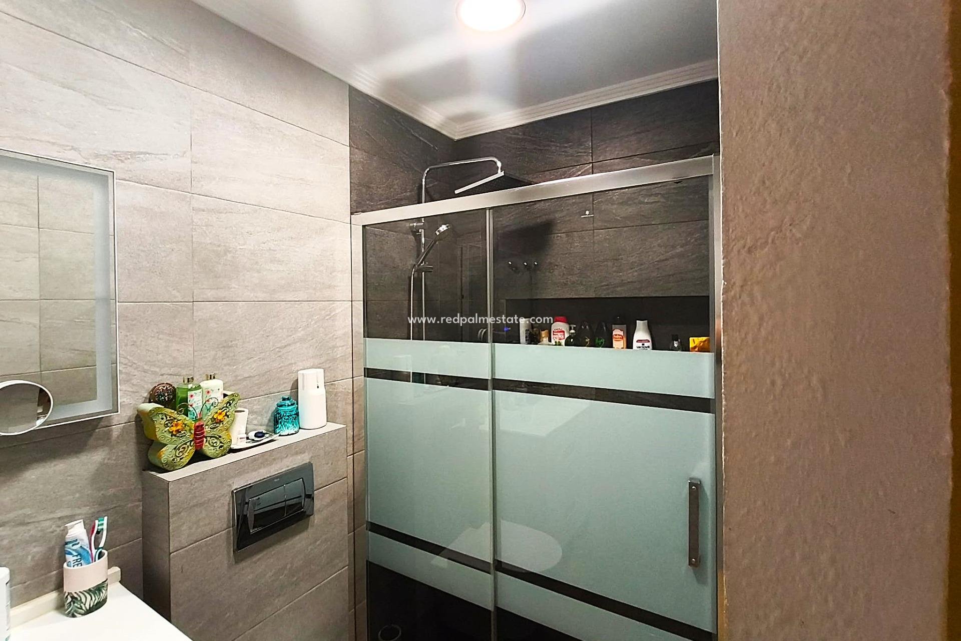 Resale - Apartment -
Torrevieja - Centro Torrevieja
