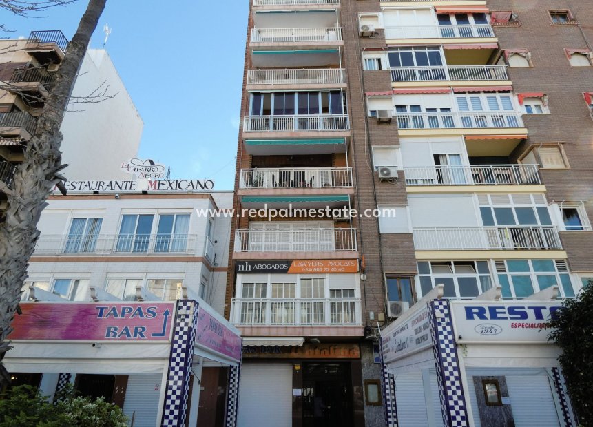Resale - Apartment -
Torrevieja - Centro Torrevieja
