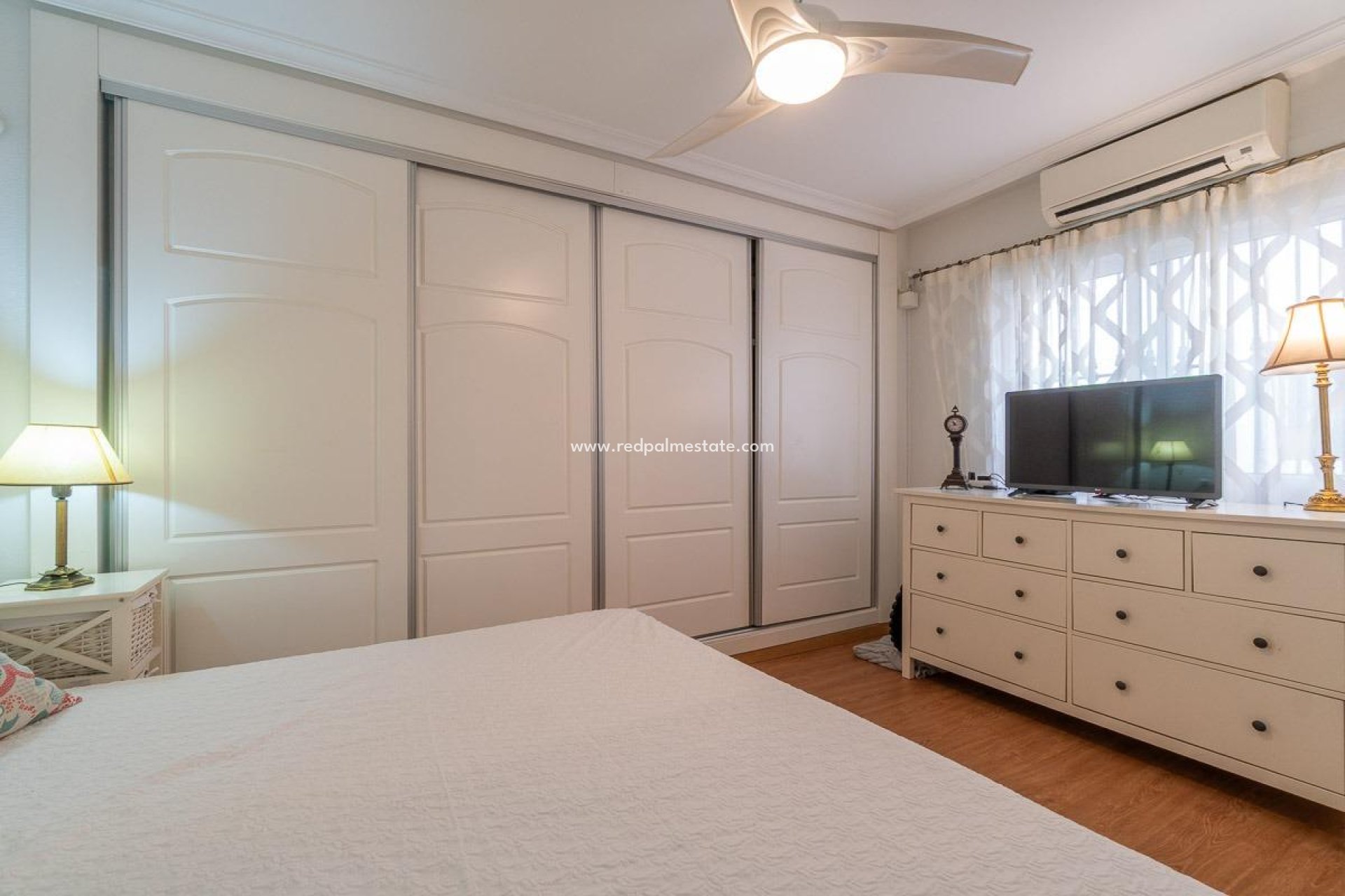 Resale - Apartment -
Torrevieja - Centro Torrevieja