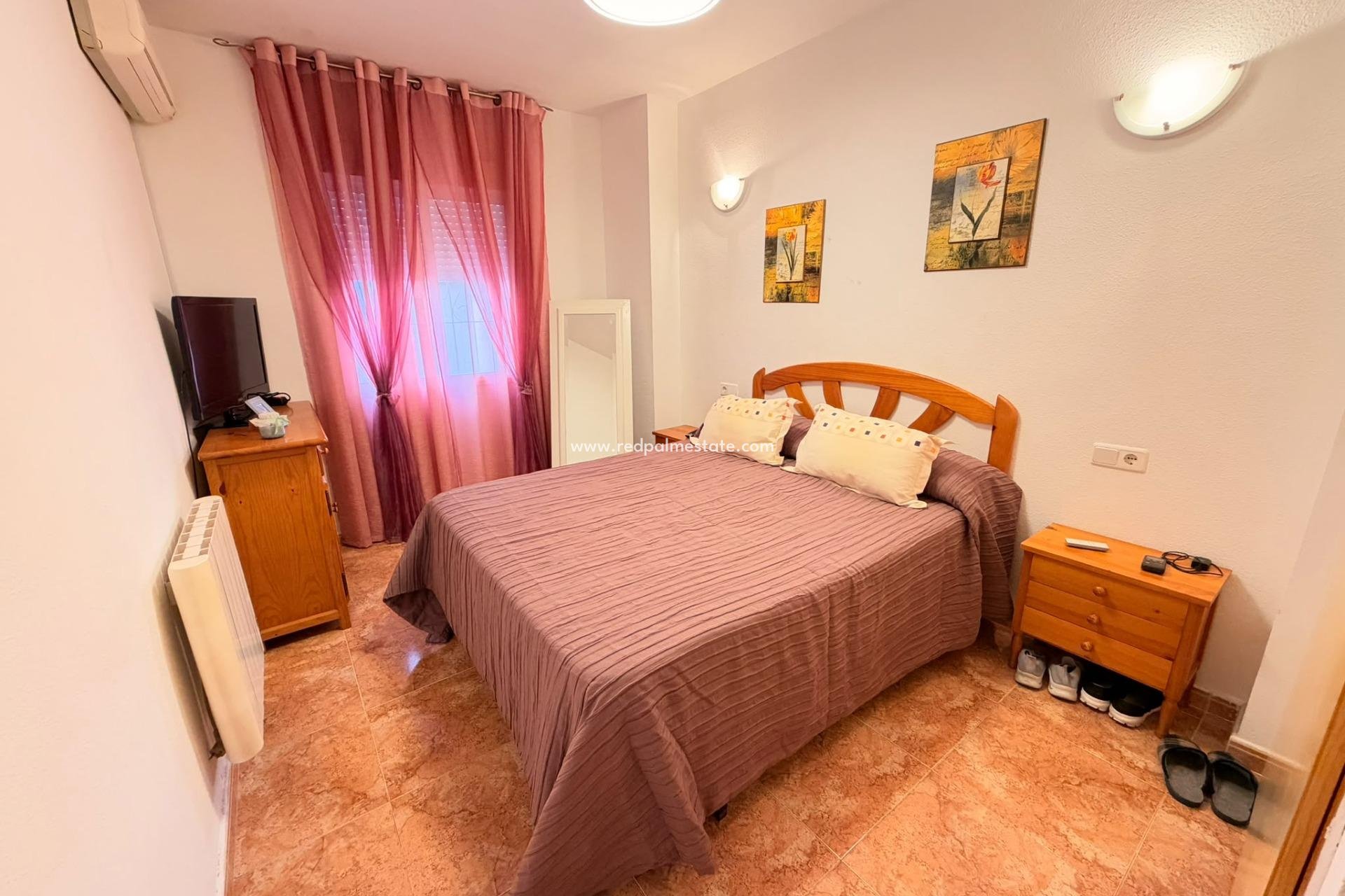 Resale - Apartment -
Torrevieja - Centro Torrevieja