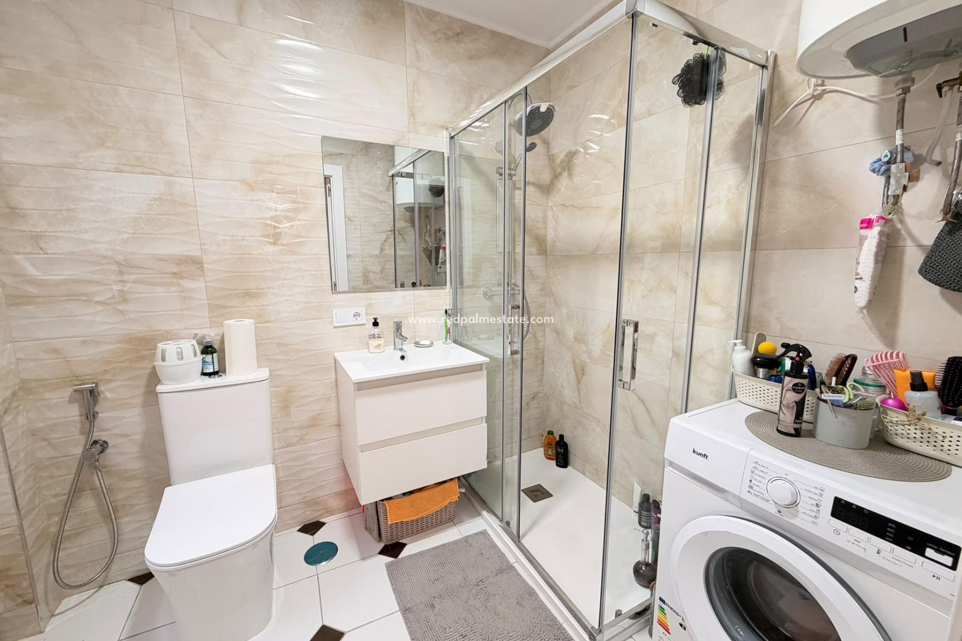 Resale - Apartment -
Torrevieja - Centro Torrevieja