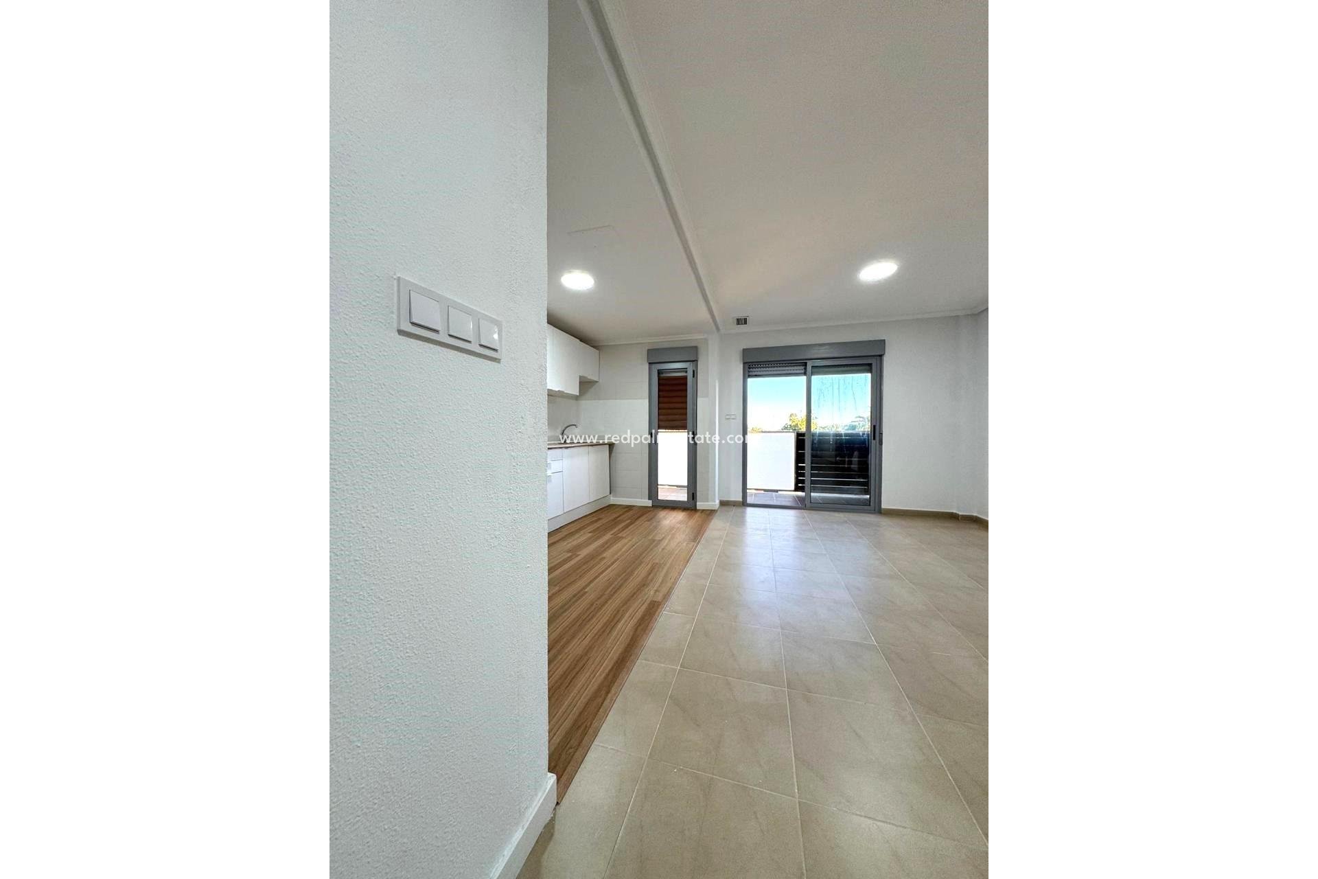 Resale - Apartment -
Torrevieja - Centro Torrevieja