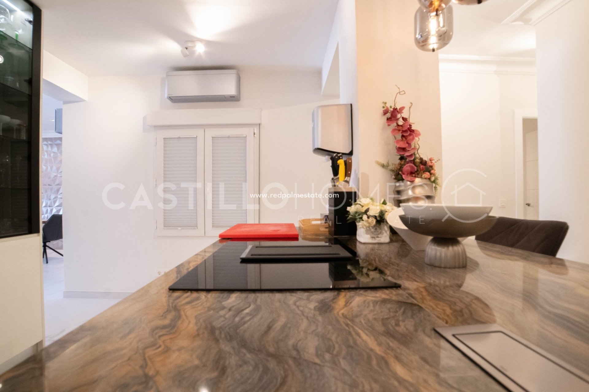 Resale - Apartment -
Torrevieja - Centro Torrevieja