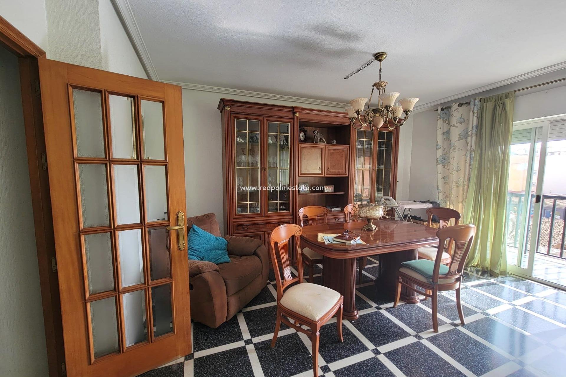 Resale - Apartment -
Torrevieja - Centro Torrevieja