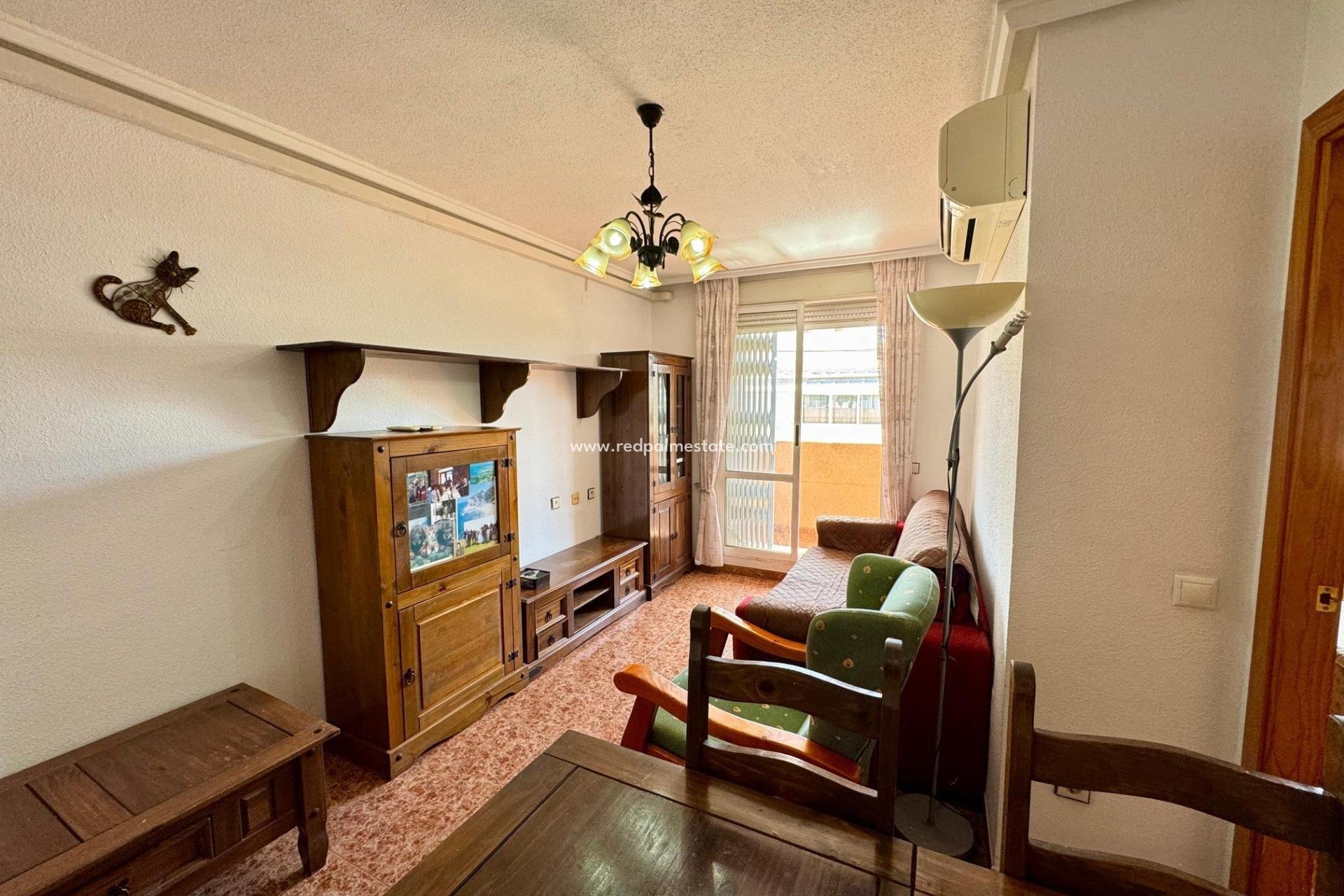 Resale - Apartment -
Torrevieja - Centro Torrevieja