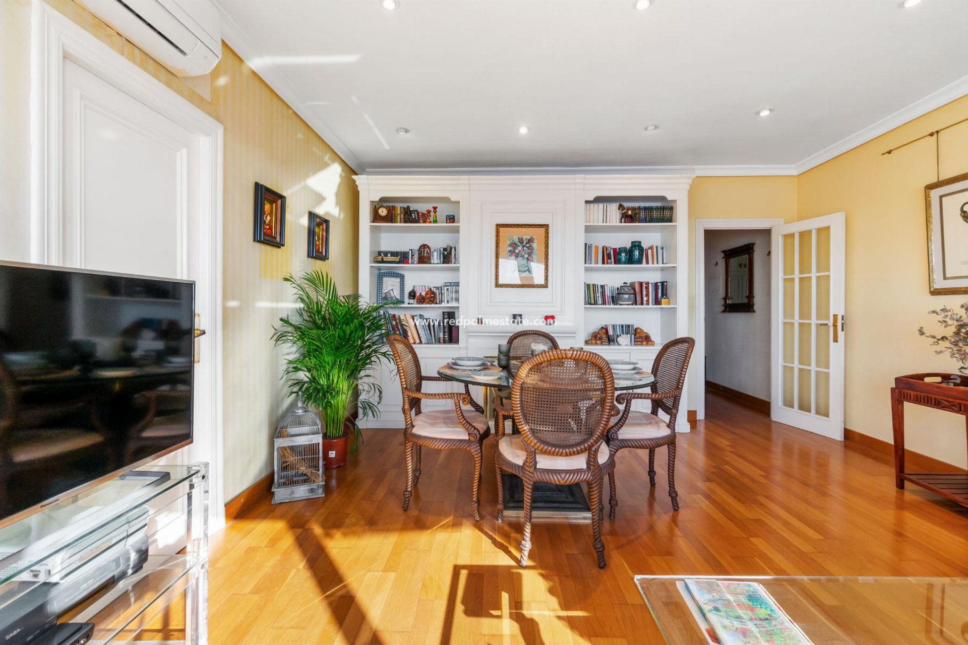 Resale - Apartment -
Torrevieja - Centro Torrevieja