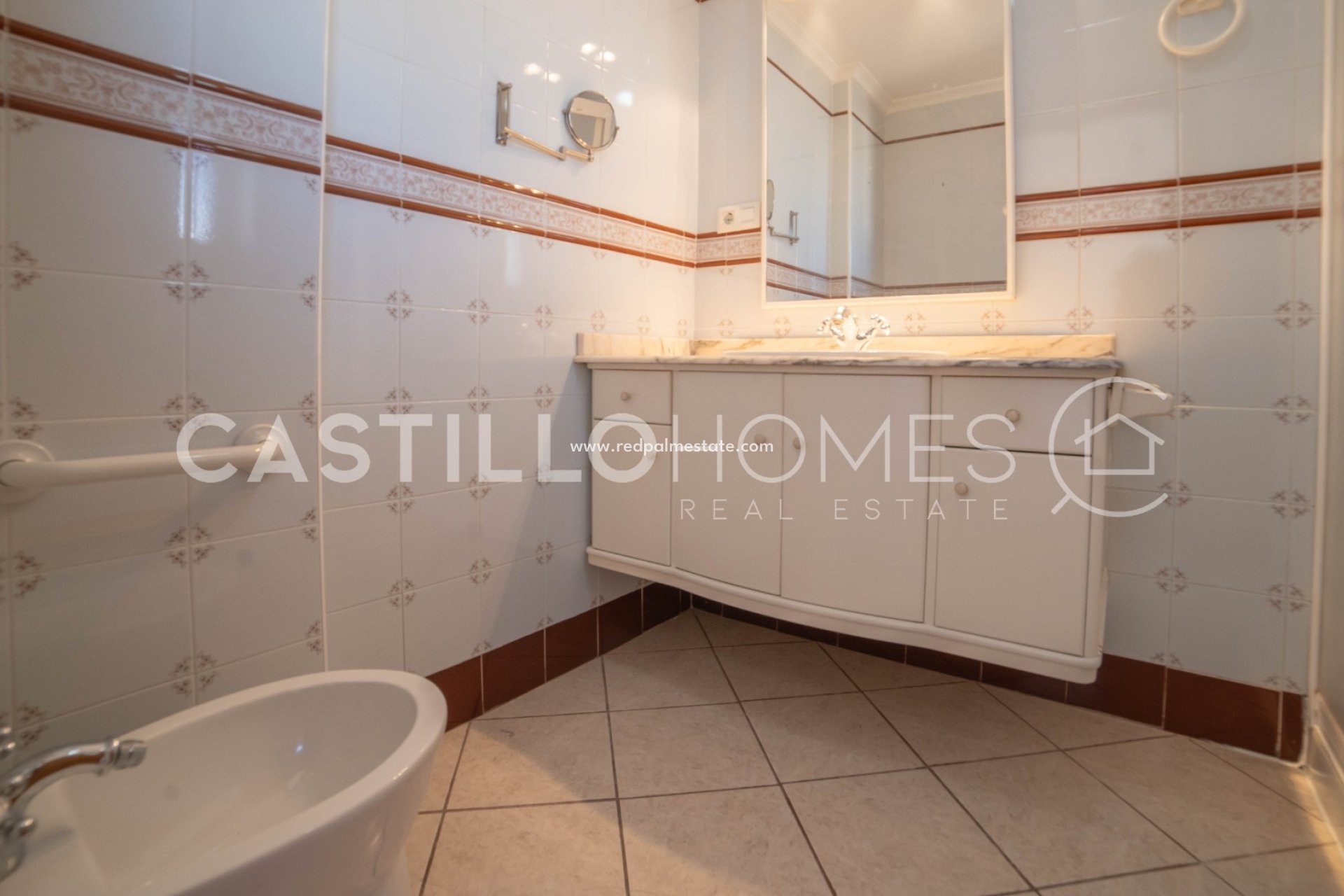 Resale - Apartment -
Torrevieja - Centro Torrevieja