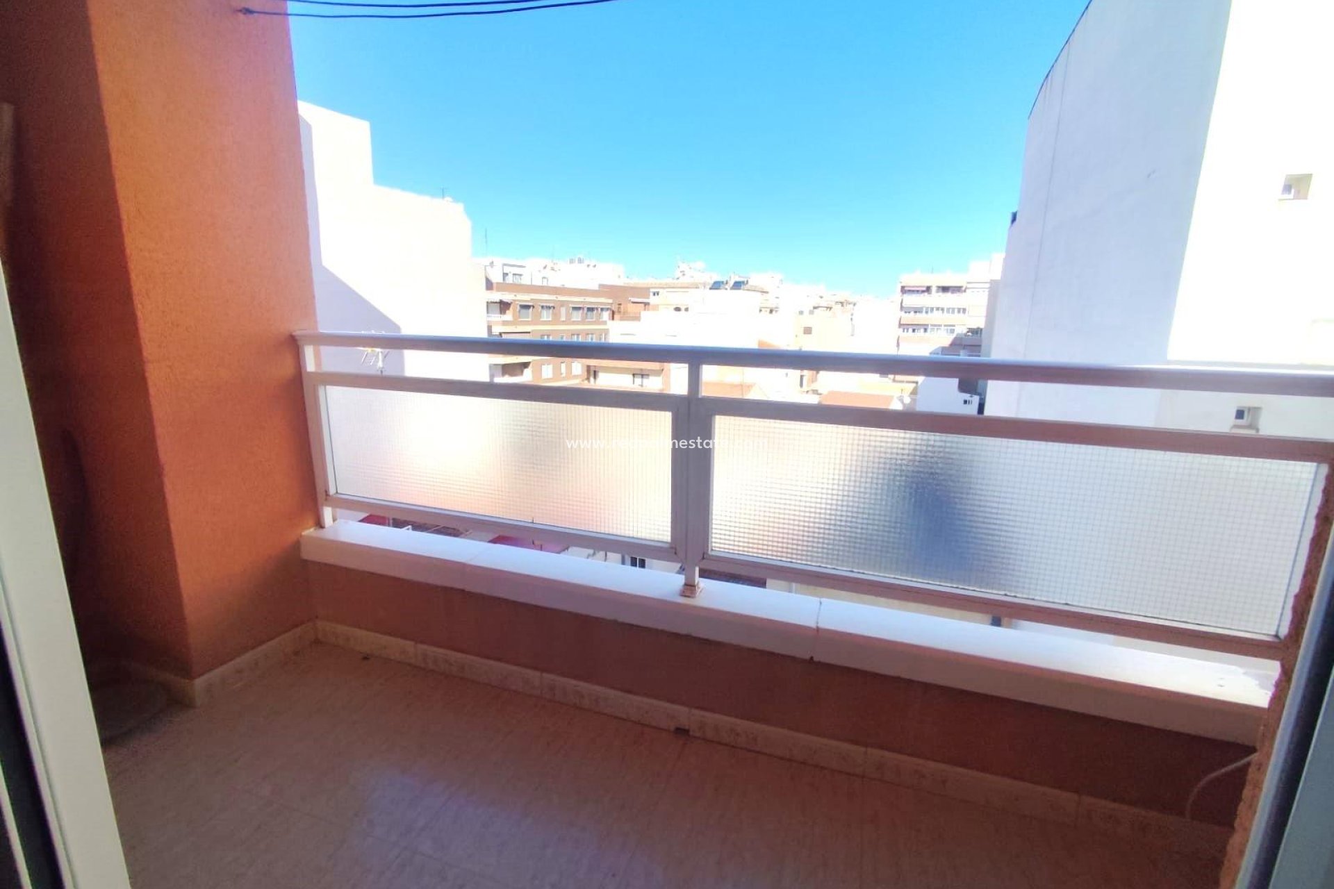 Resale - Apartment -
Torrevieja - Centro Torrevieja