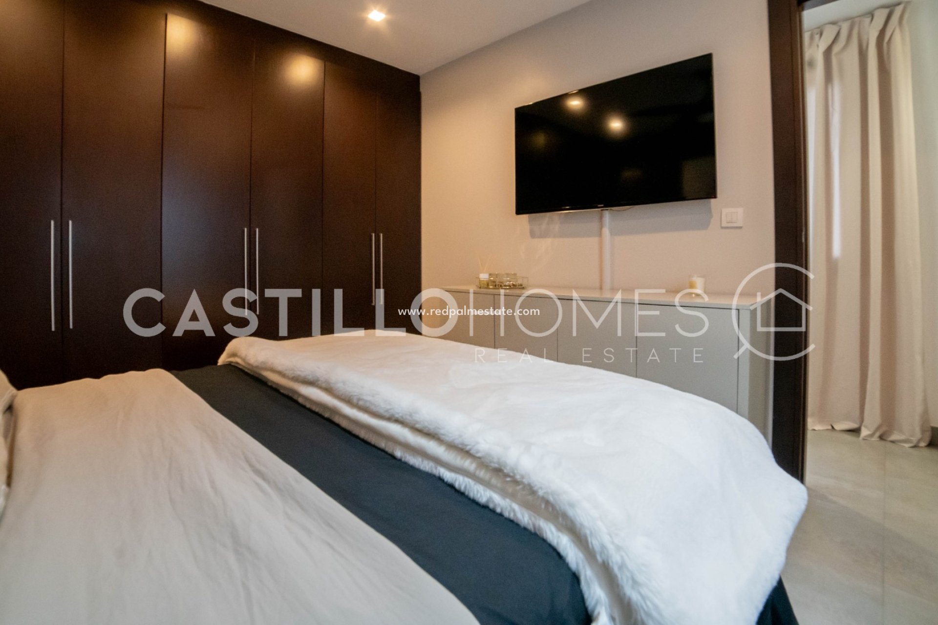 Resale - Apartment -
Torrevieja - Centro Torrevieja