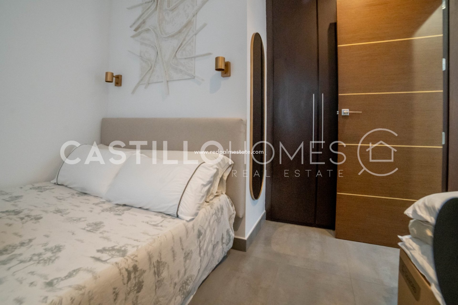 Resale - Apartment -
Torrevieja - Centro Torrevieja