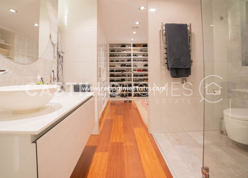 Resale - Apartment -
Torrevieja - Centro Torrevieja