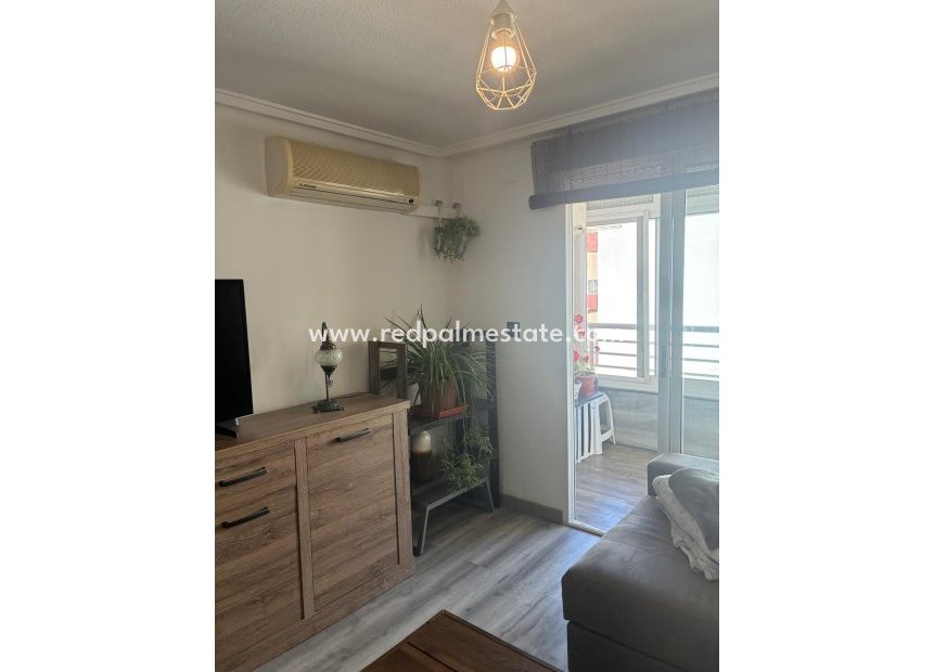 Resale - Apartment -
Torrevieja - Centro Torrevieja