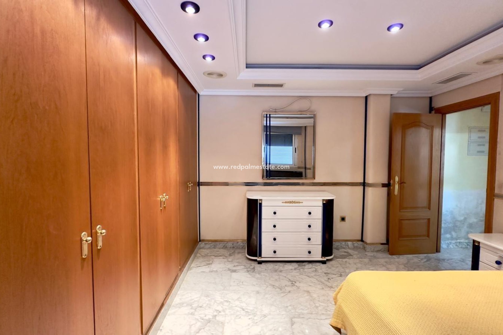 Resale - Apartment -
Torrevieja - Centro Torrevieja