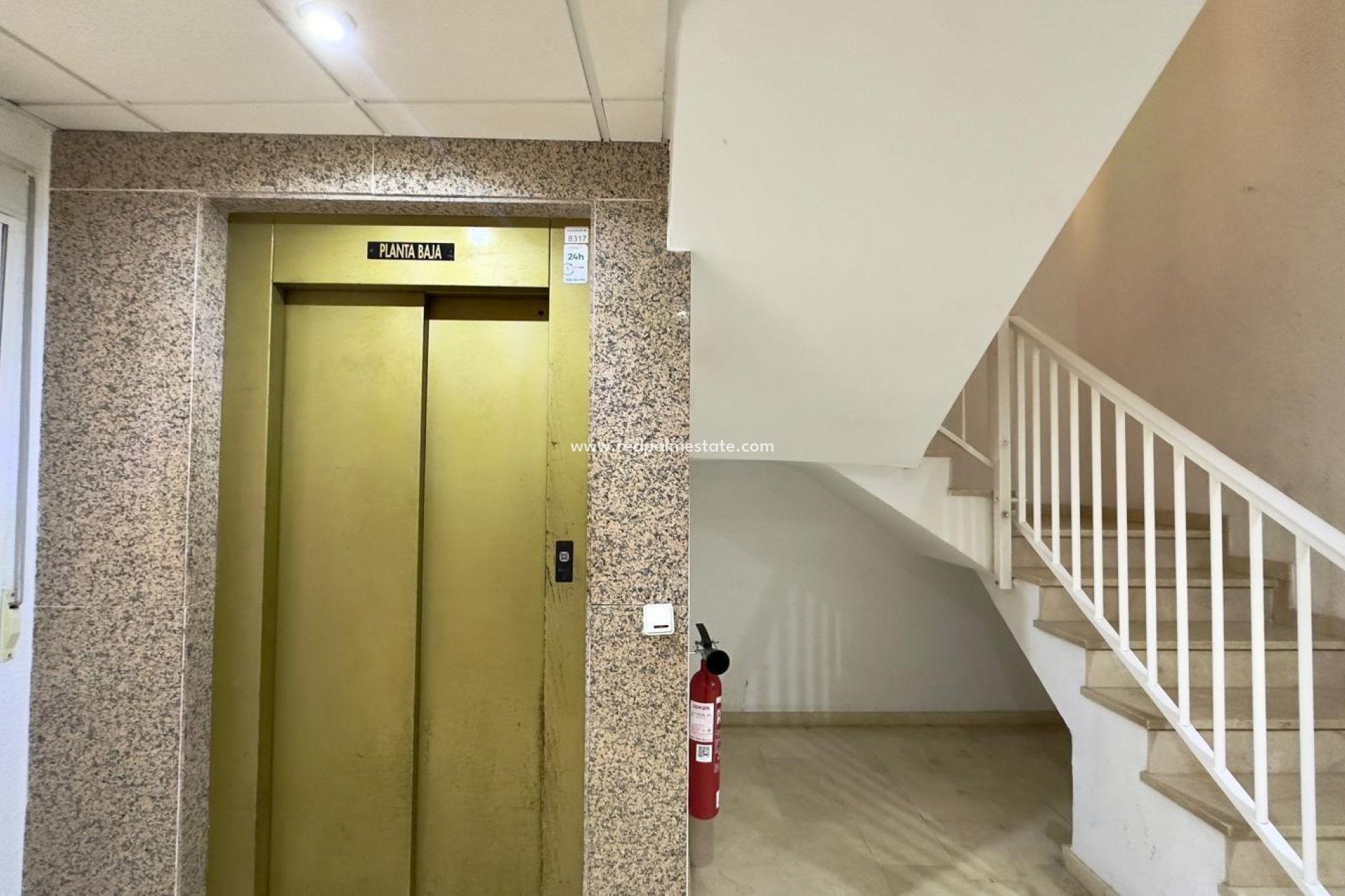 Resale - Apartment -
Torrevieja - Centro Torrevieja