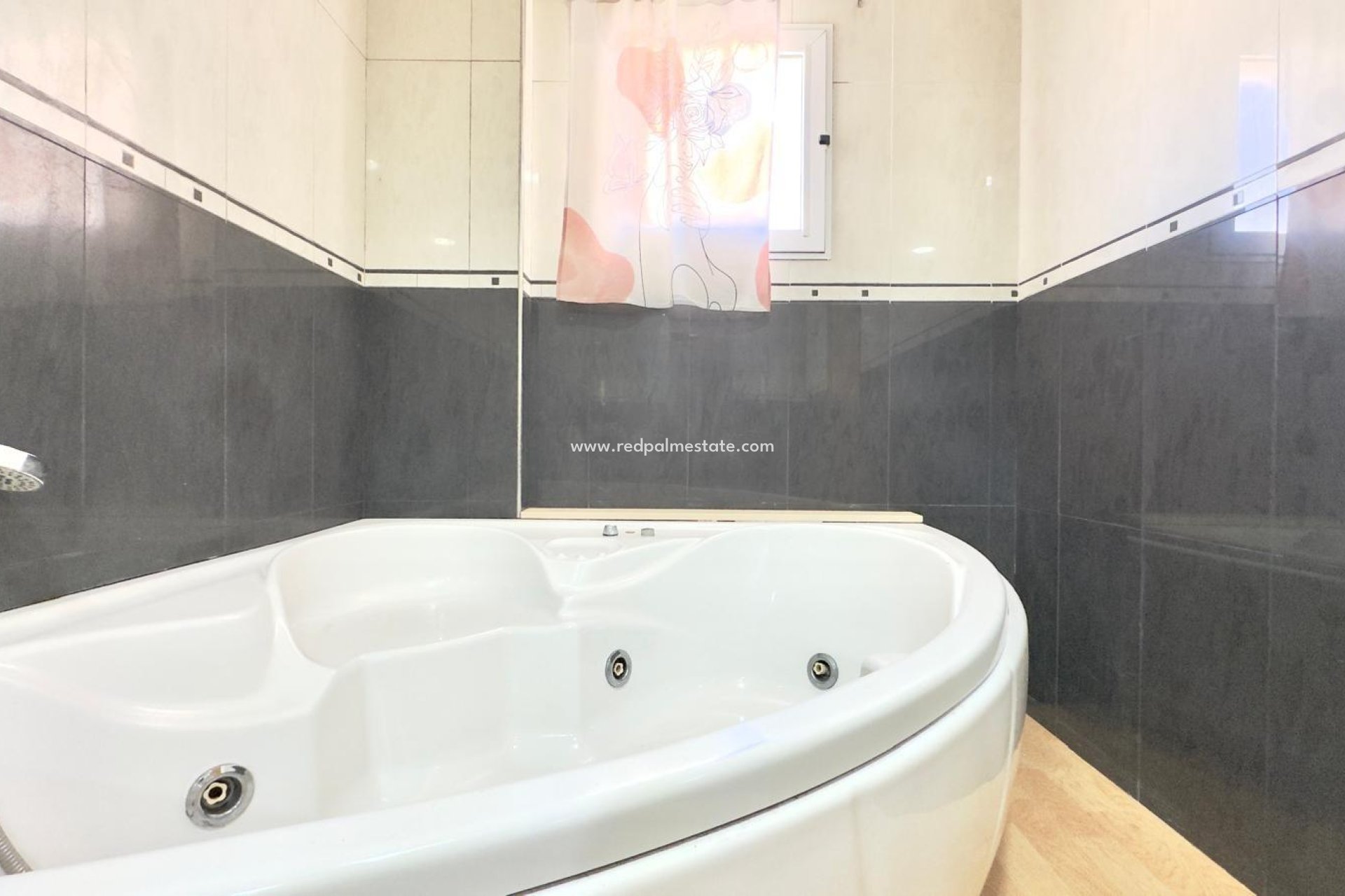 Resale - Apartment -
Torrevieja - Centro Torrevieja