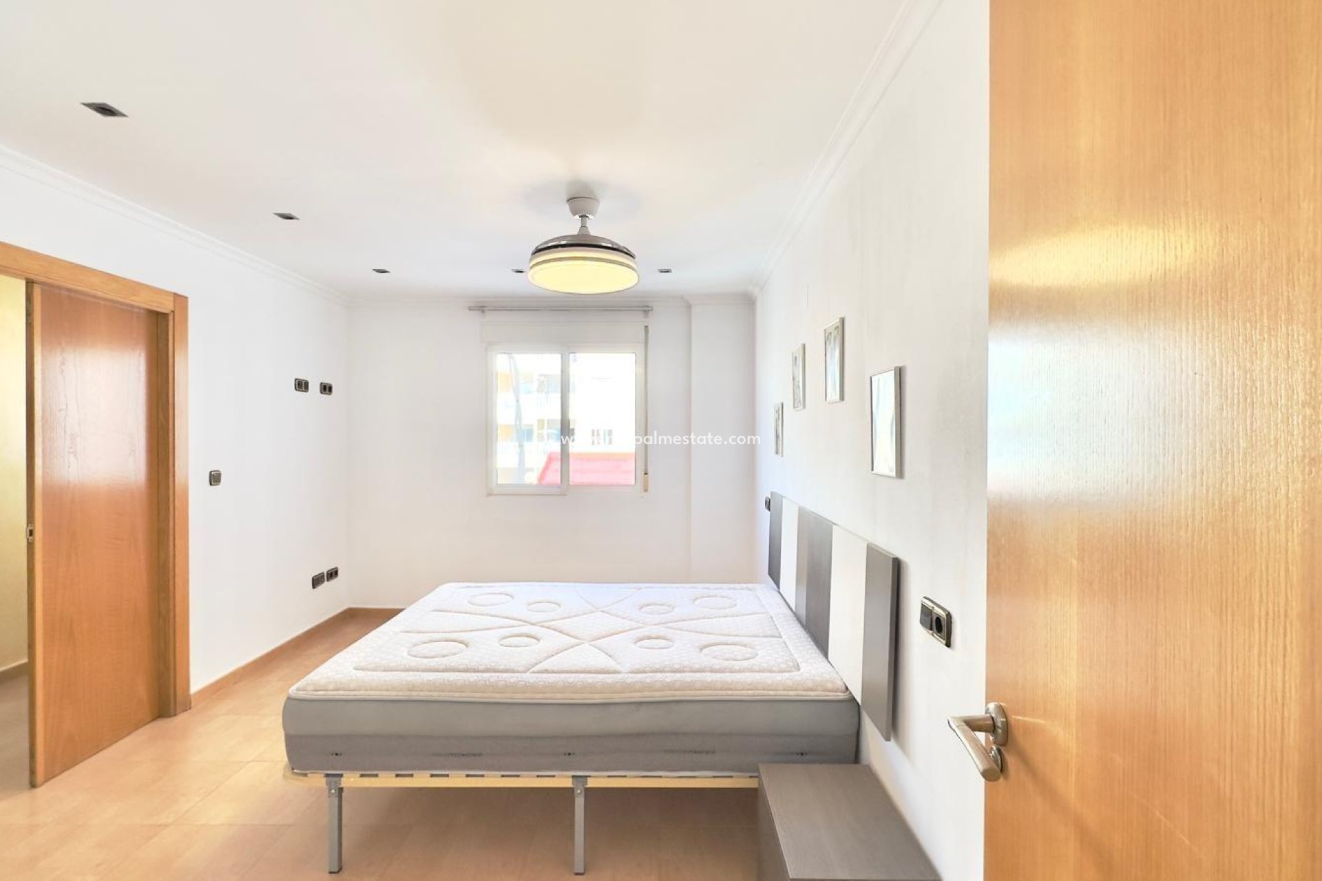 Resale - Apartment -
Torrevieja - Centro Torrevieja