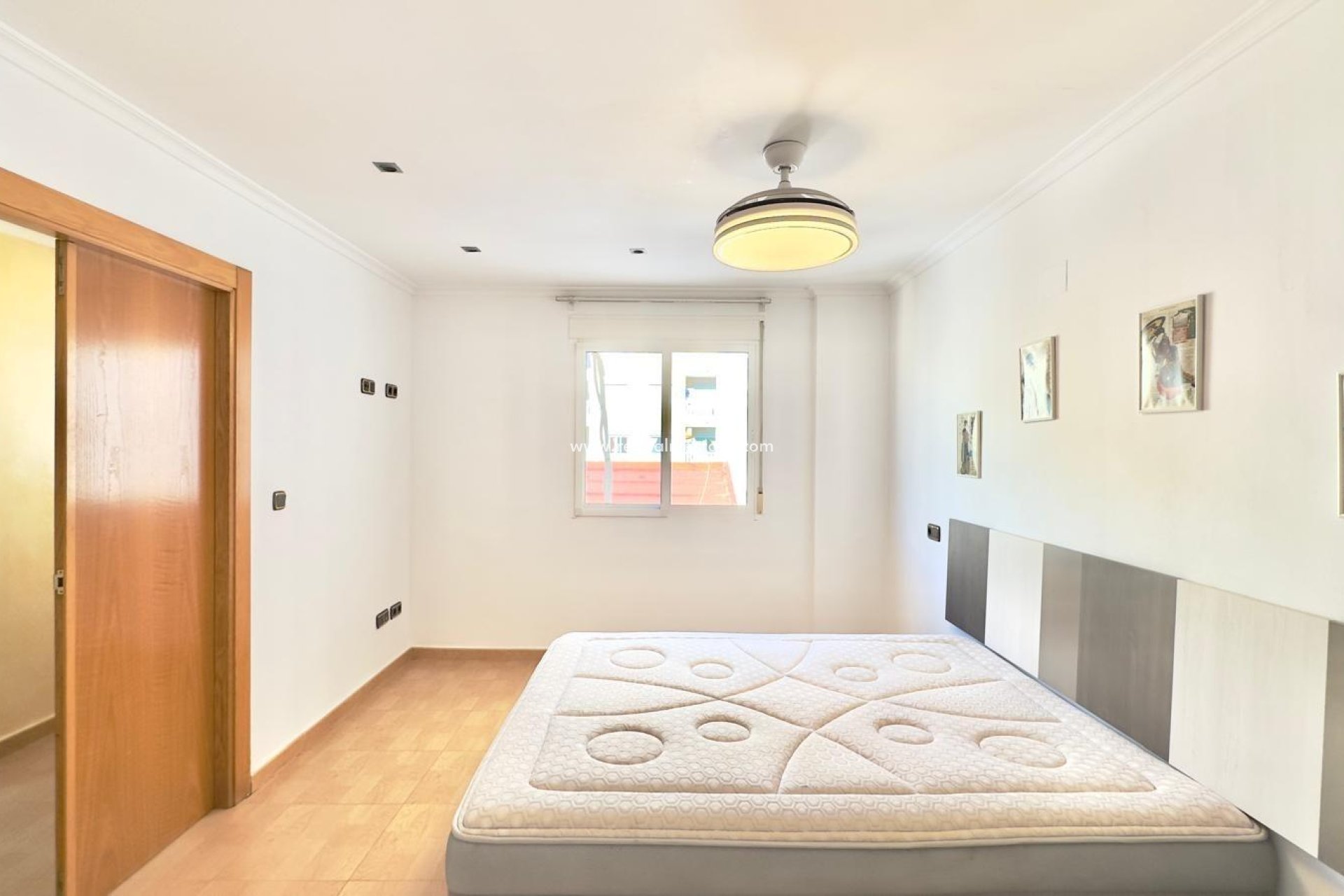 Resale - Apartment -
Torrevieja - Centro Torrevieja