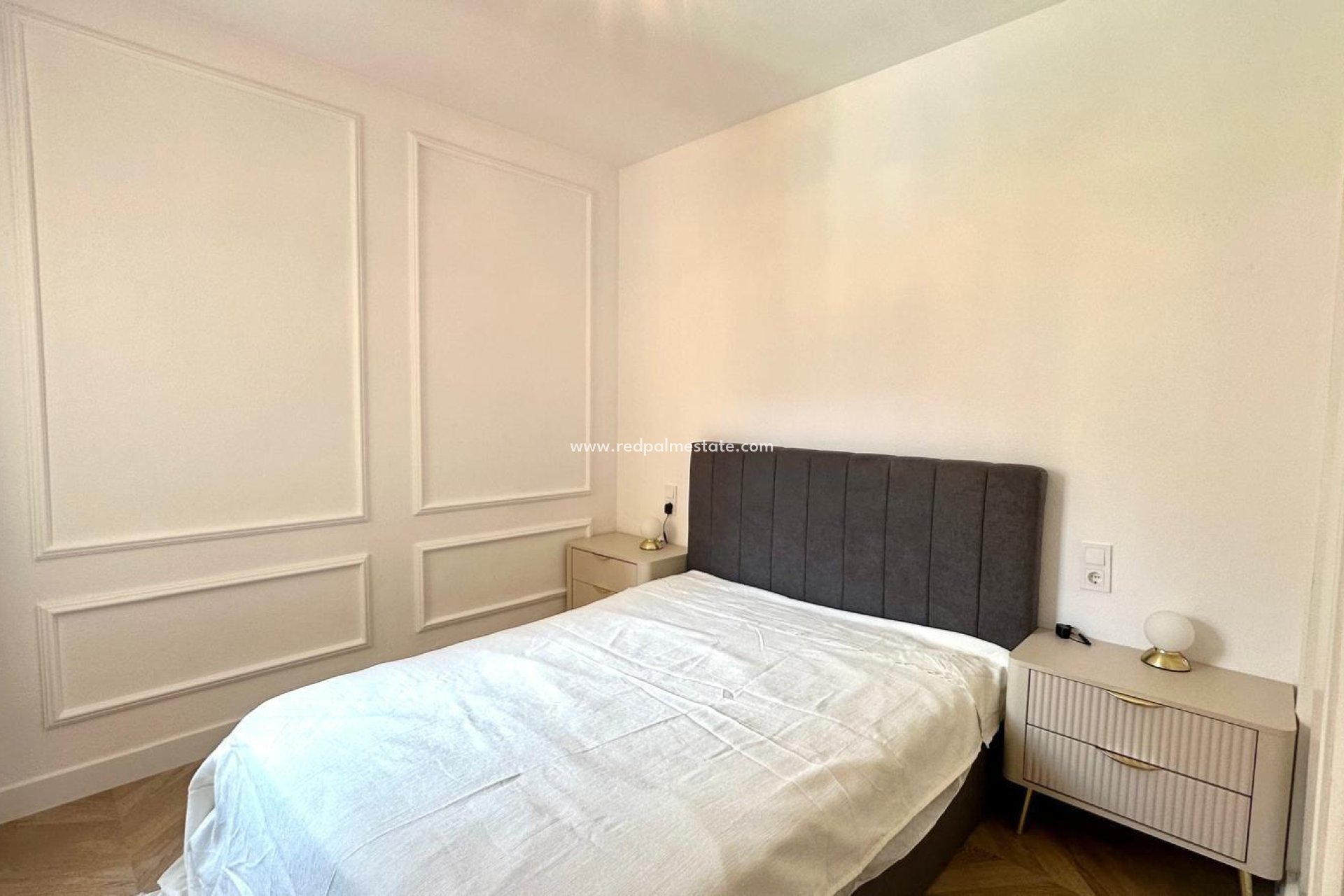 Resale - Apartment -
Torrevieja - Centro Torrevieja