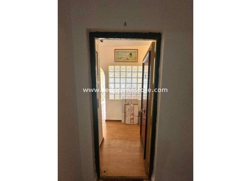 Resale - Apartment -
Torrevieja - Centro Torrevieja