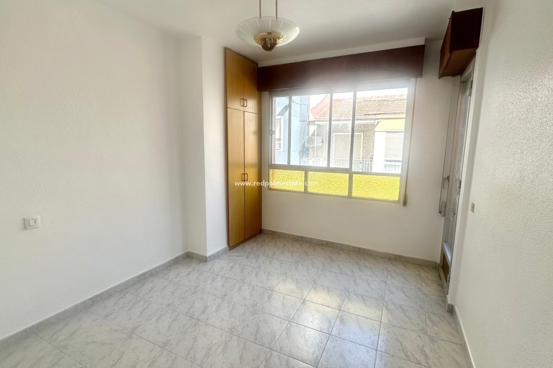 Resale - Apartment -
Torrevieja - Centro Torrevieja