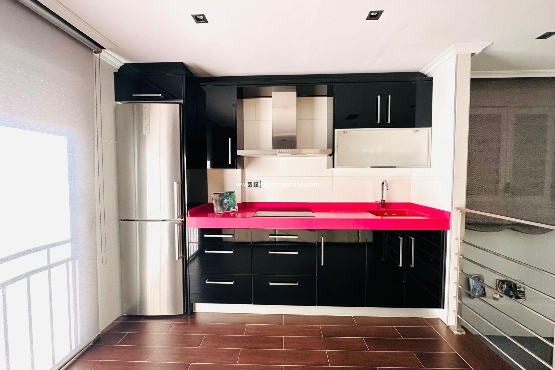 Resale - Apartment -
Torrevieja - Centro Torrevieja