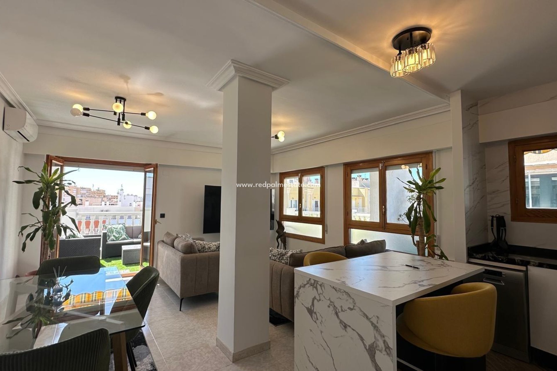 Resale - Apartment -
Torrevieja - Centro Torrevieja