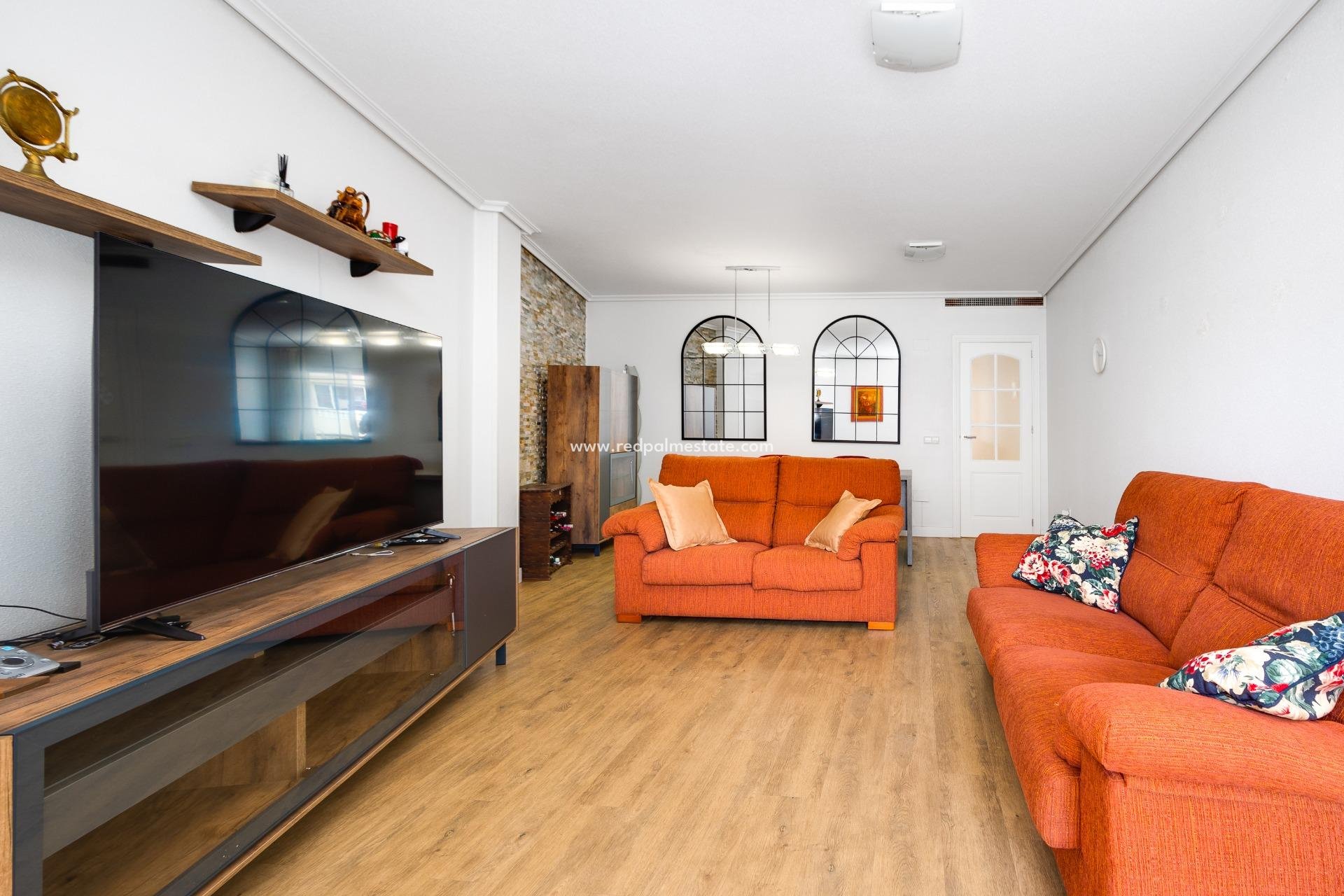 Resale - Apartment -
Torrevieja - Centro Torrevieja