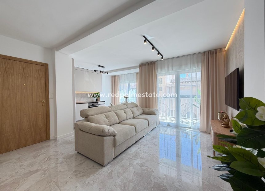 Resale - Apartment -
Torrevieja - Centro Torrevieja