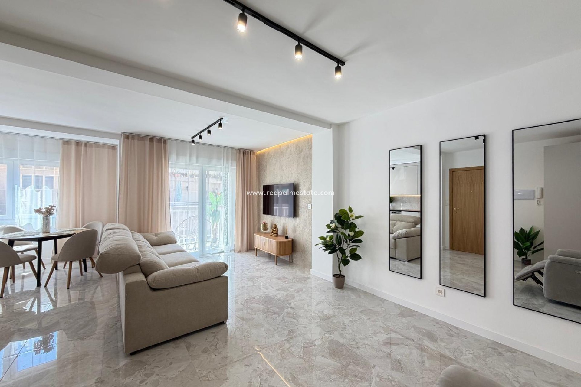 Resale - Apartment -
Torrevieja - Centro Torrevieja