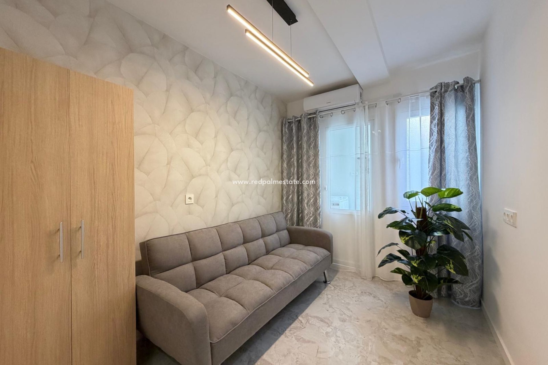 Resale - Apartment -
Torrevieja - Centro Torrevieja