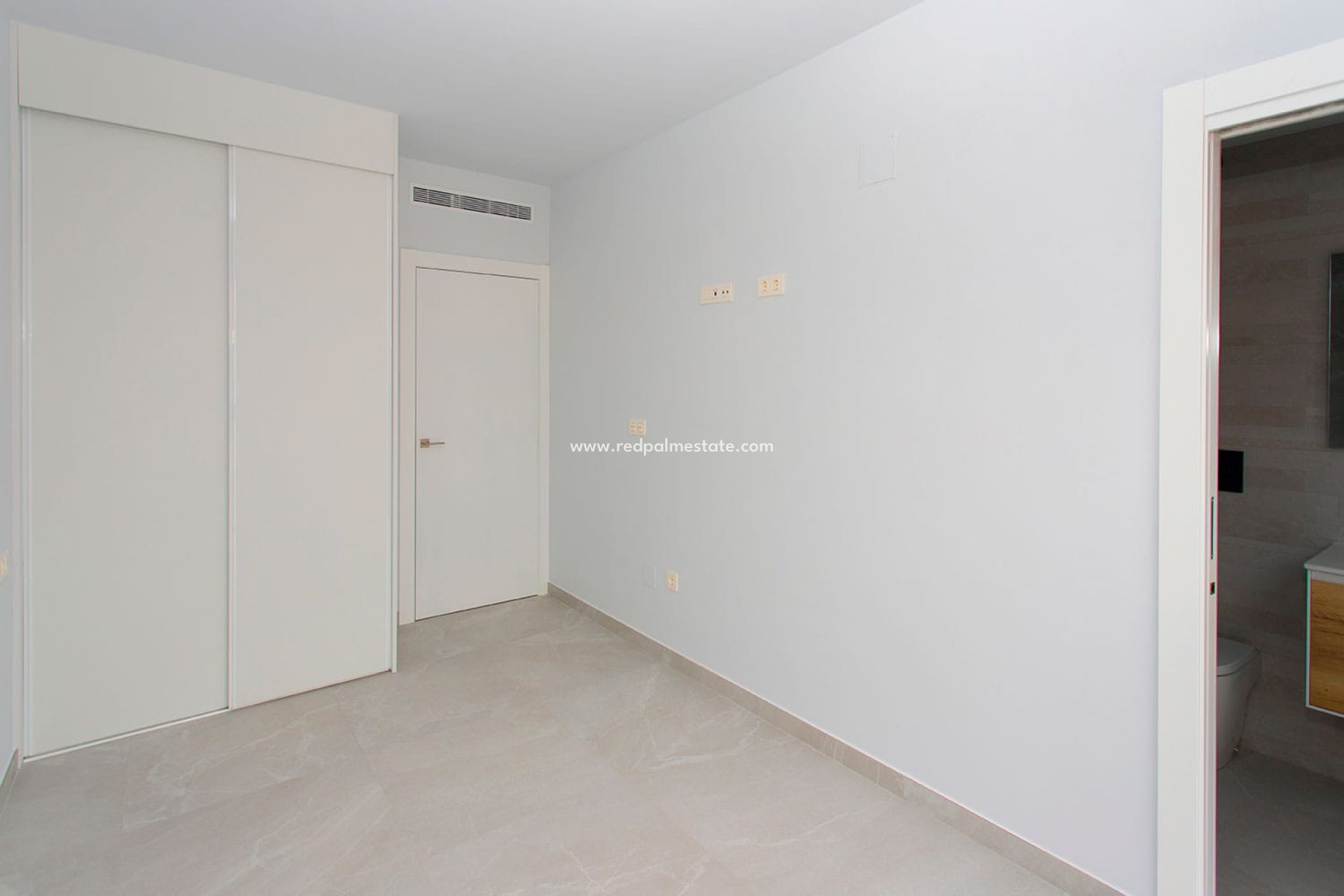 Resale - Apartment -
Torrevieja - Centro Torrevieja
