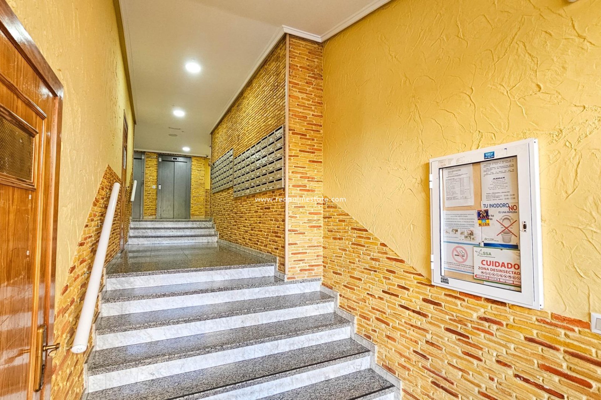 Resale - Apartment -
Torrevieja - Centro Torrevieja