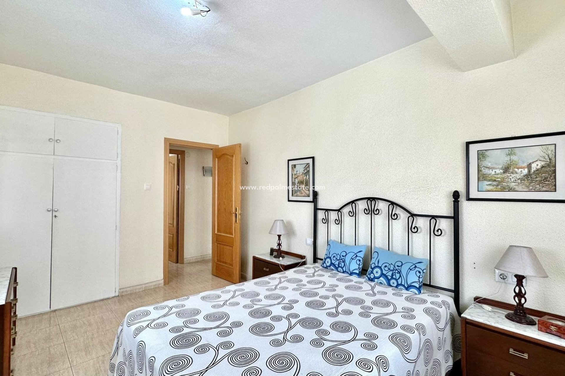 Resale - Apartment -
Torrevieja - Centro Torrevieja