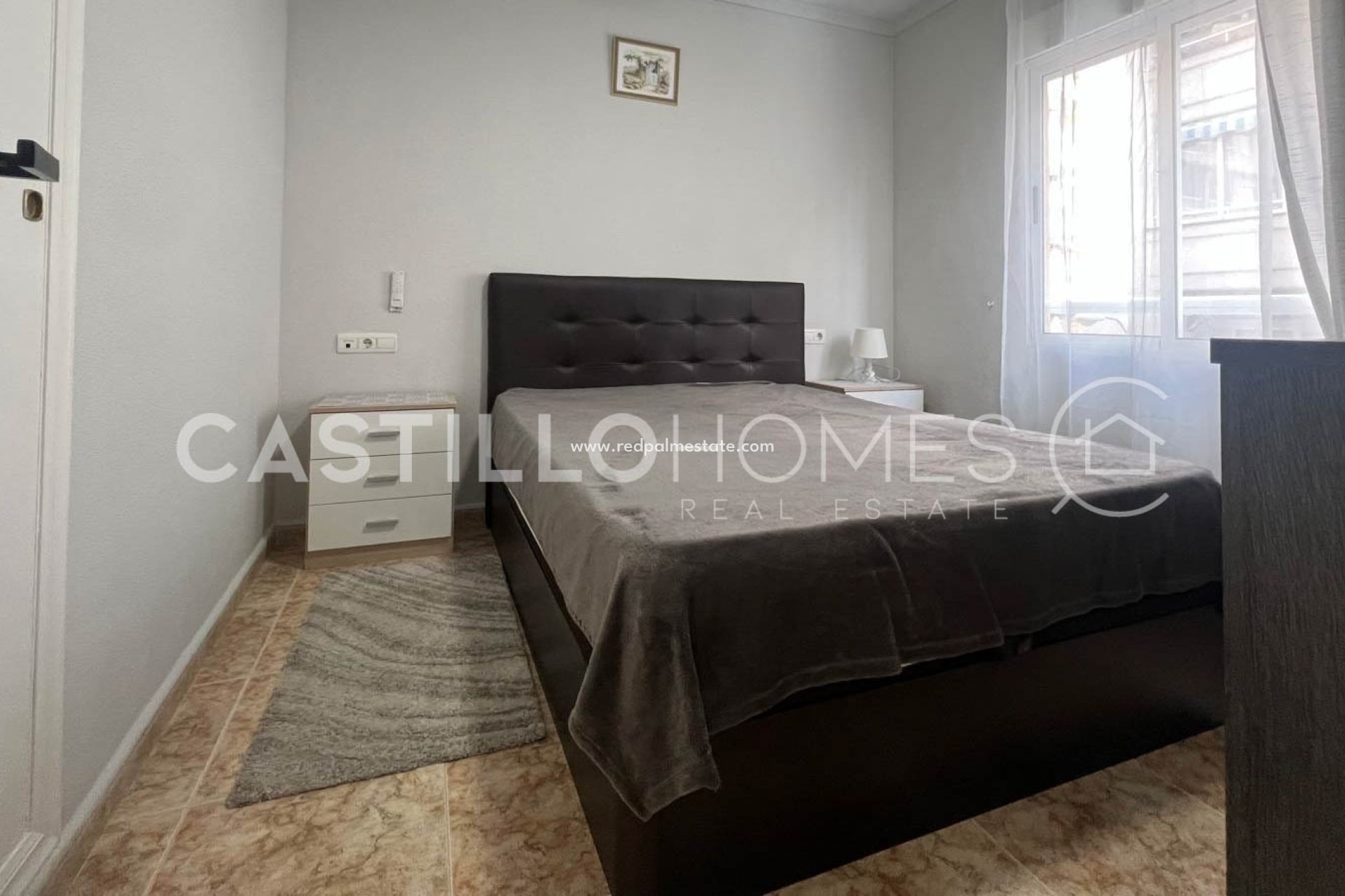 Resale - Apartment -
Torrevieja - Centro Torrevieja