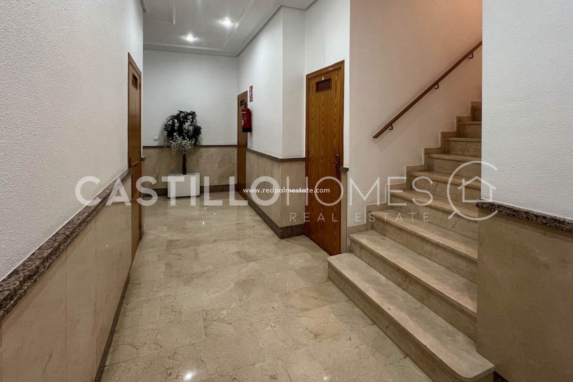 Resale - Apartment -
Torrevieja - Centro Torrevieja