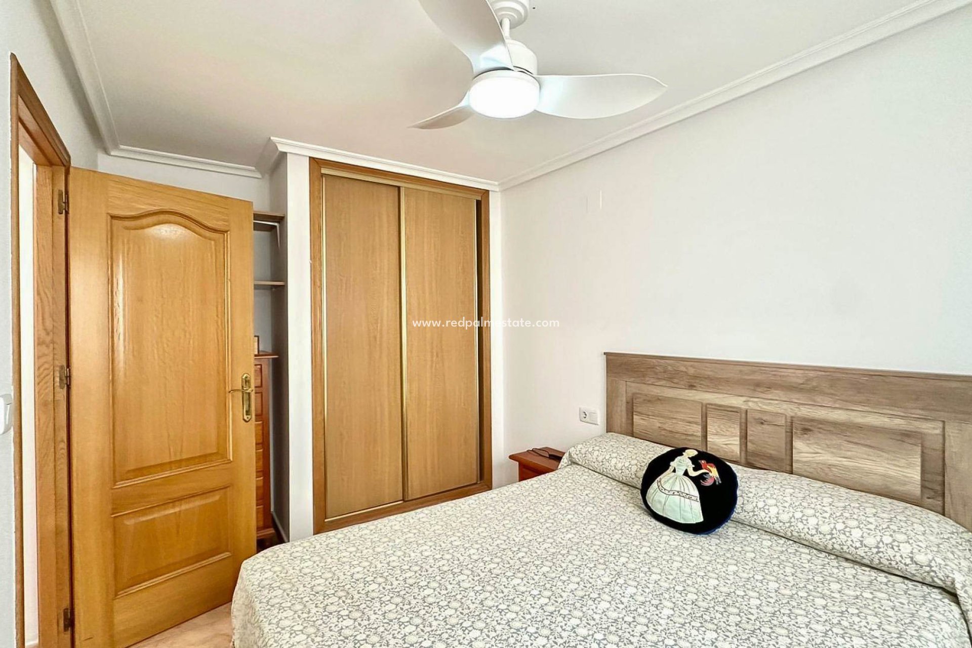 Resale - Apartment -
Torrevieja - Centro Torrevieja