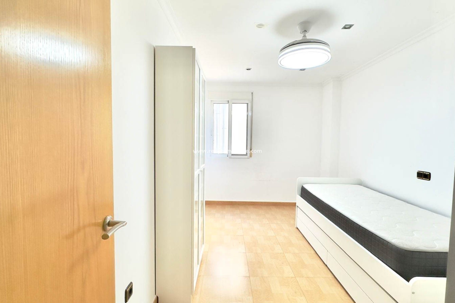 Resale - Apartment -
Torrevieja - Centro Torrevieja