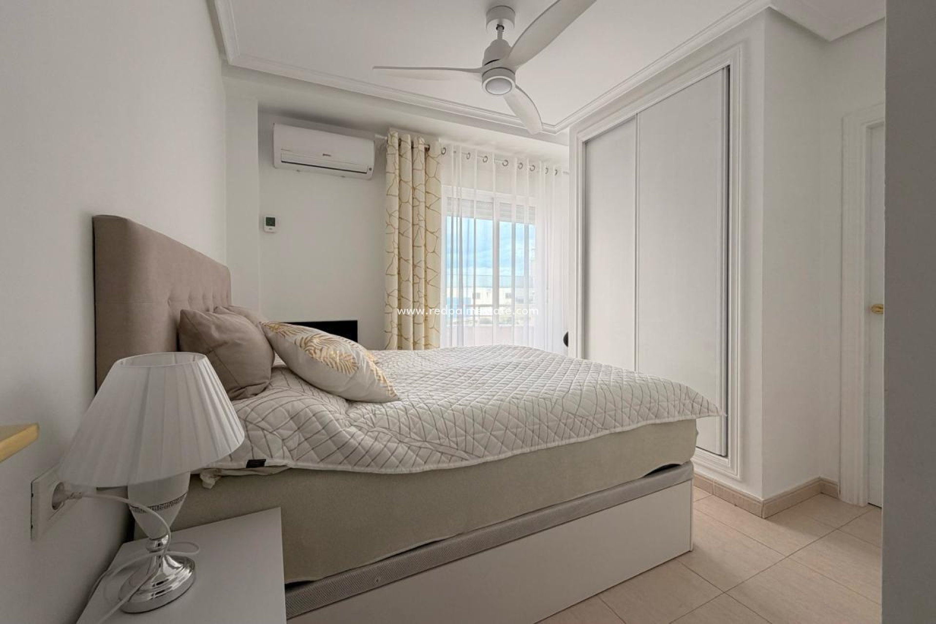 Resale - Apartment -
Torrevieja - Centro Torrevieja