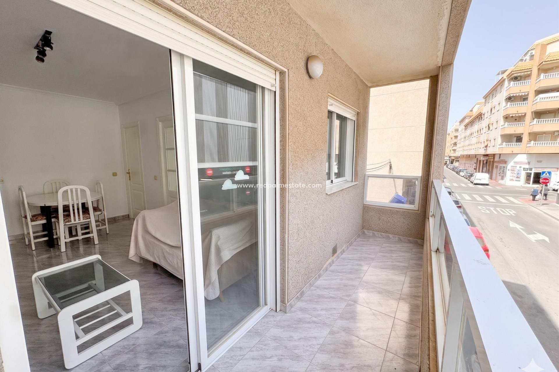 Resale - Apartment -
Torrevieja - Centro Torrevieja