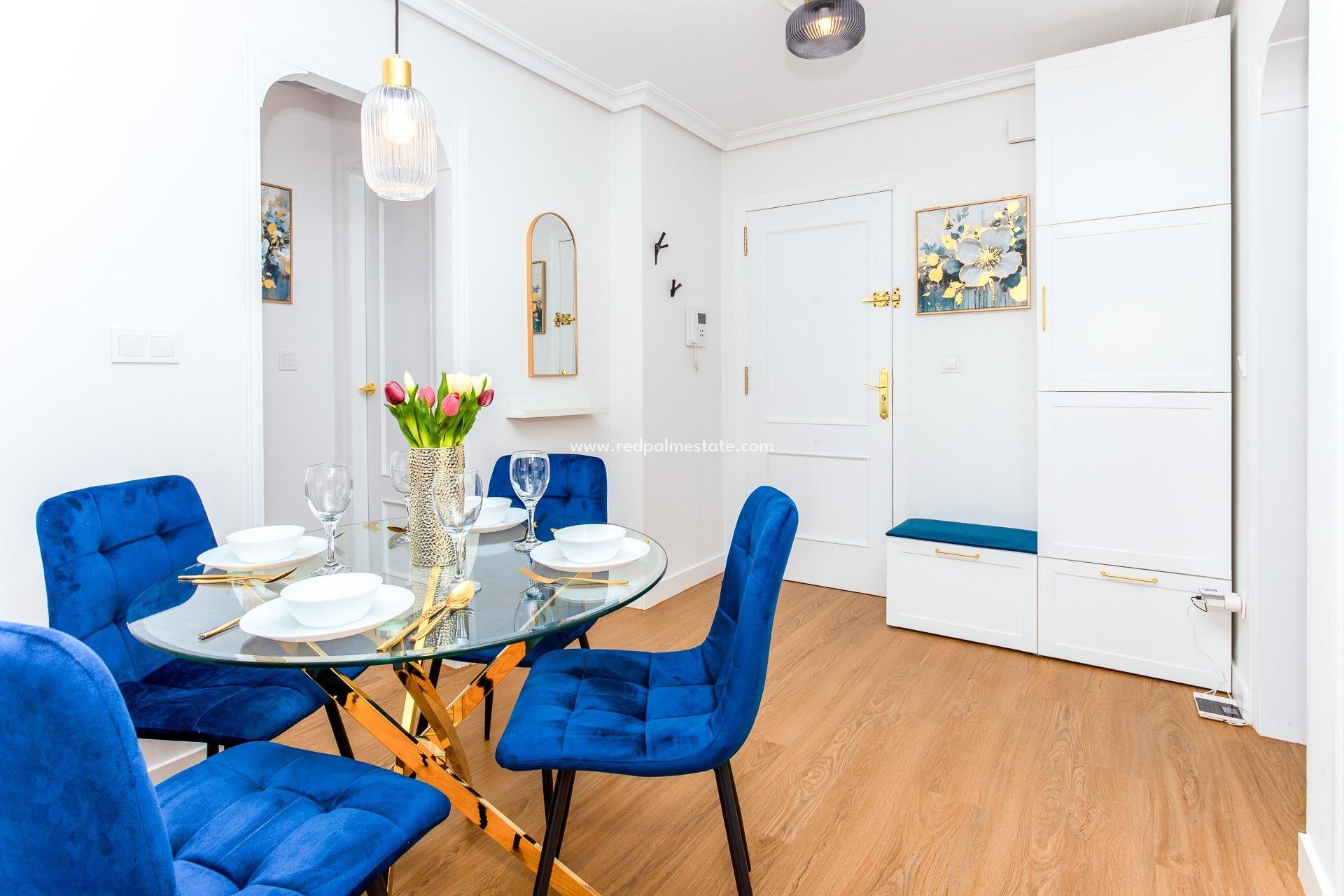 Resale - Apartment -
Torrevieja - Centro Torrevieja