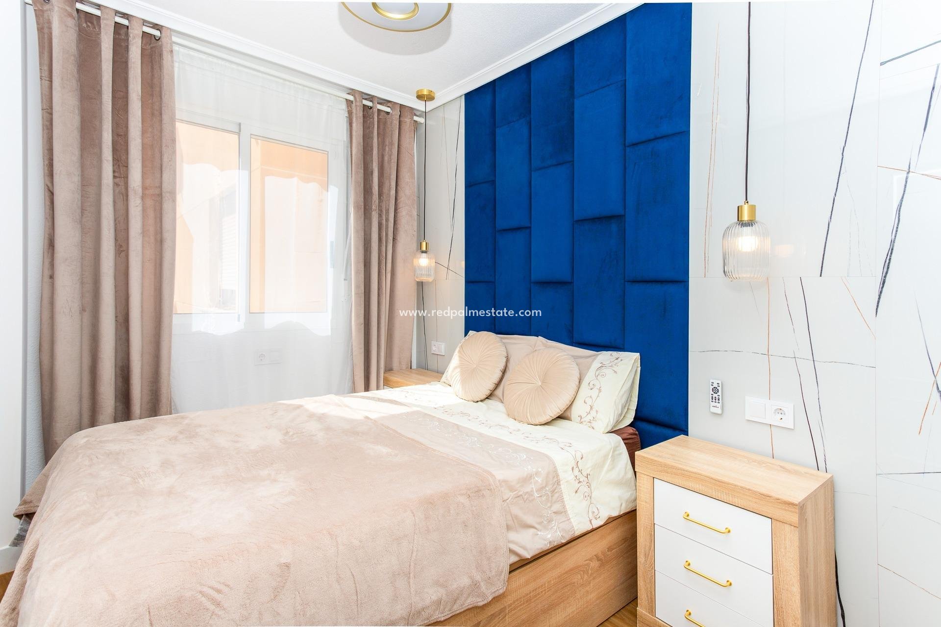 Resale - Apartment -
Torrevieja - Centro Torrevieja