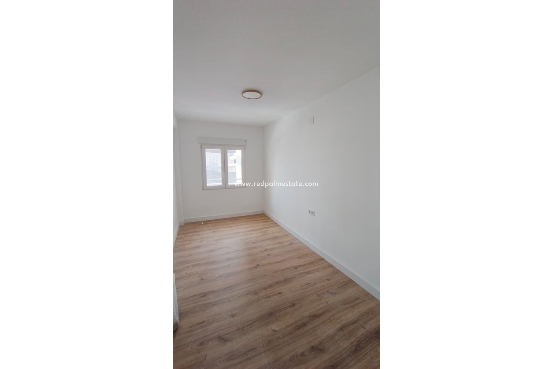 Resale - Apartment -
Torrevieja - Centro Torrevieja