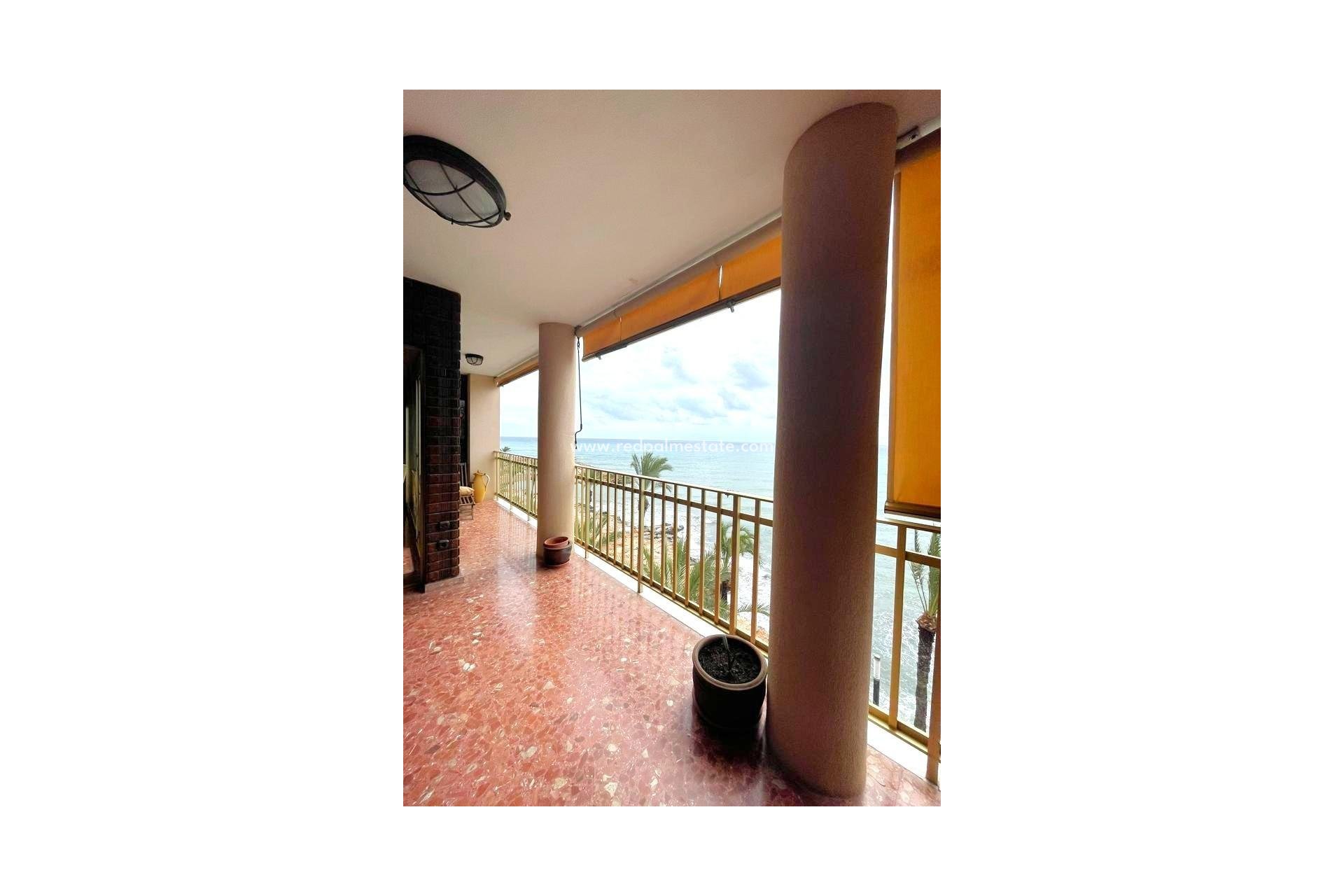 Resale - Apartment -
Torrevieja - Centro Torrevieja