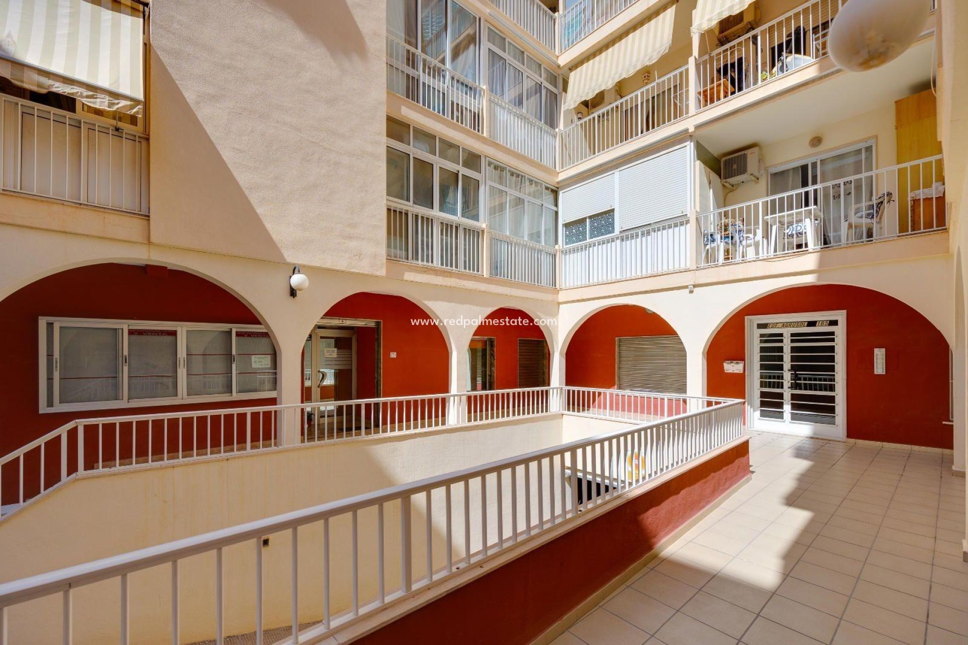 Resale - Apartment -
Torrevieja - Centro Torrevieja